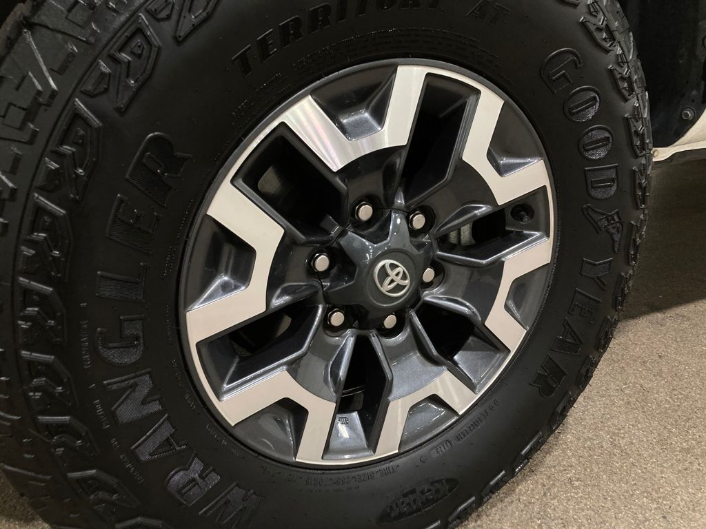 2022 Toyota Tacoma SR