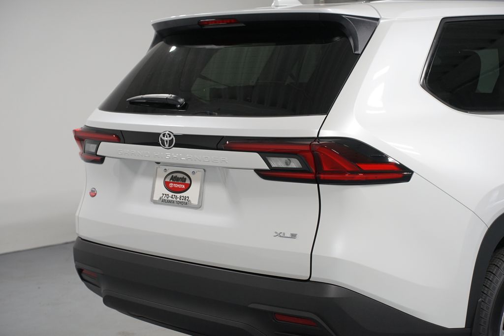 Thumbnail: 2026 Toyota Grand Highlander - 9
