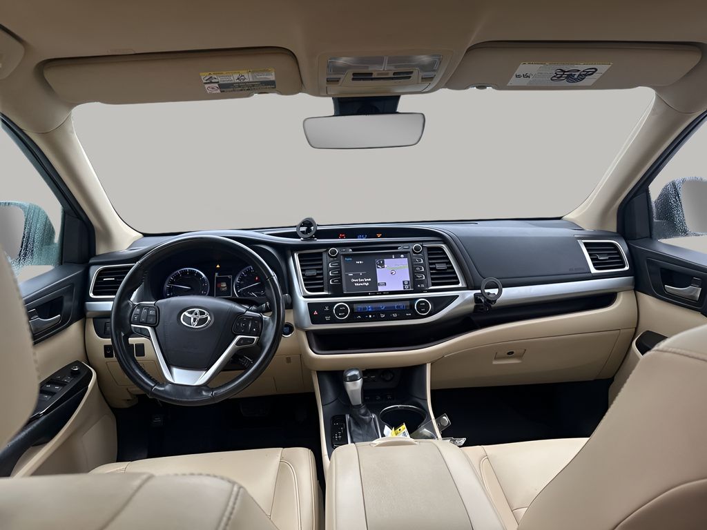 Used Car 2019 Toyota Highlander  Xle For Sale Under $25,000 In Austin, Texas
