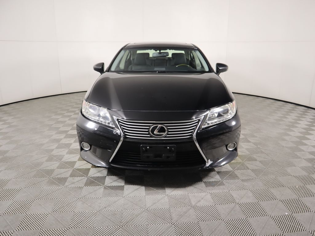 Thumbnail: 2015 Lexus ES - 2