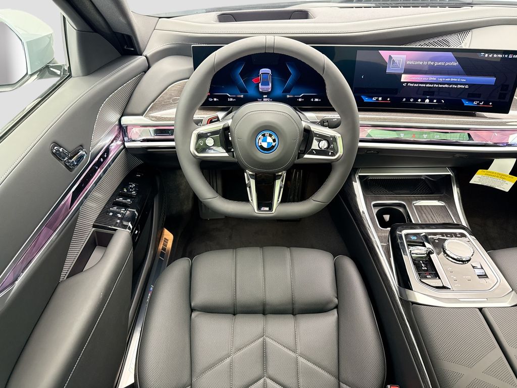 Thumbnail: 2026 BMW i7 - 10