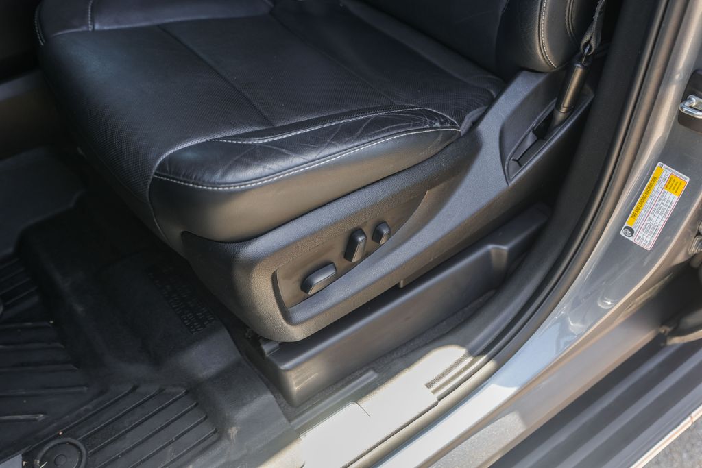 Used 2019 Gray Chevrolet Premier image 11