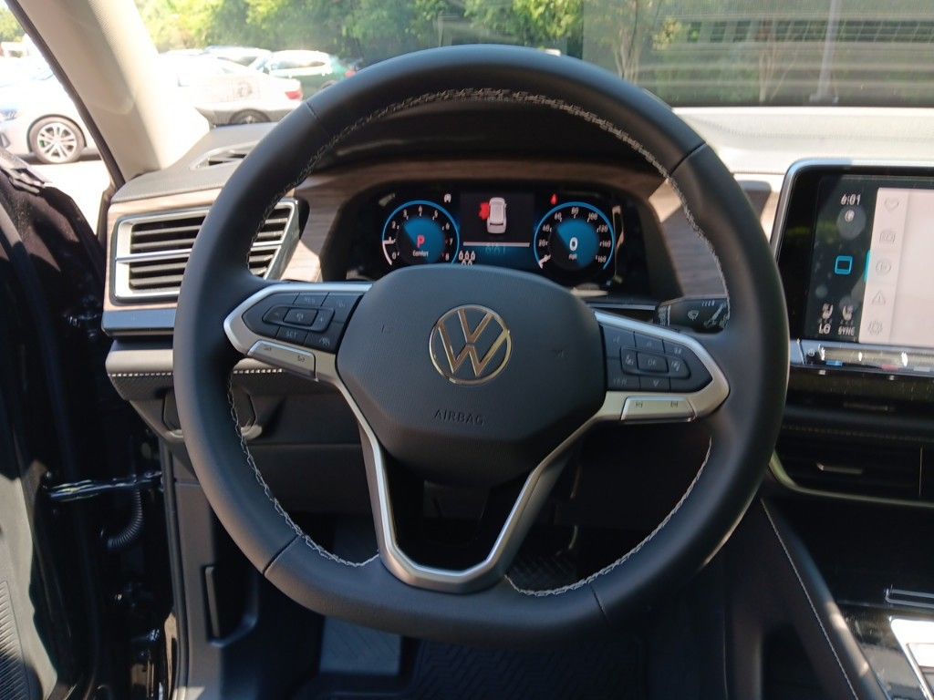 2024 Volkswagen Atlas 2.0T SEL 14