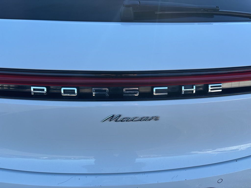 2021 Porsche Macan Base 27