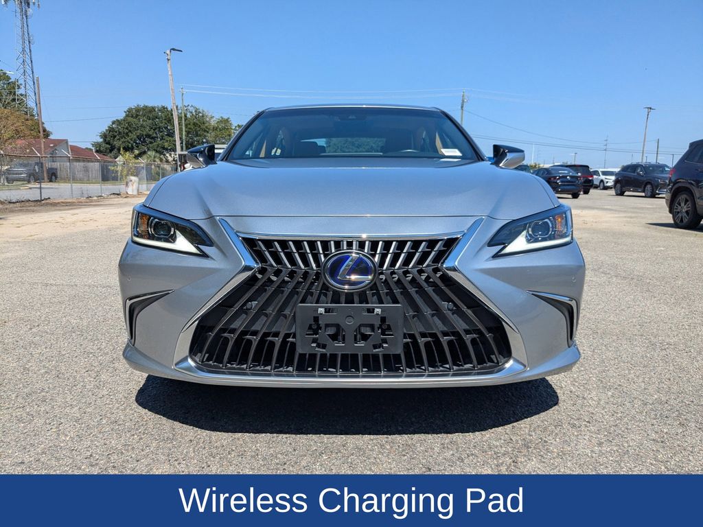 2022 Lexus ES 300h 