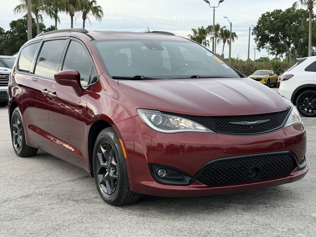 used 2019 Chrysler Pacifica car, priced at $15,392