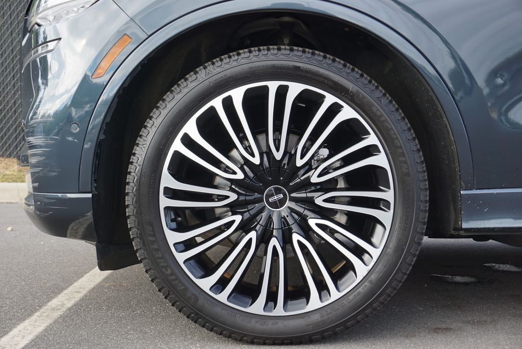 Thumbnail: 2021 Lincoln Aviator - 20