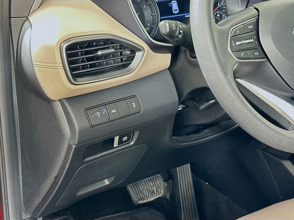 2023 Hyundai Santa Fe SE 10