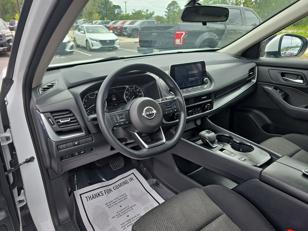 2024 Everest White Pearl Nissan Rogue SV FWD SUV