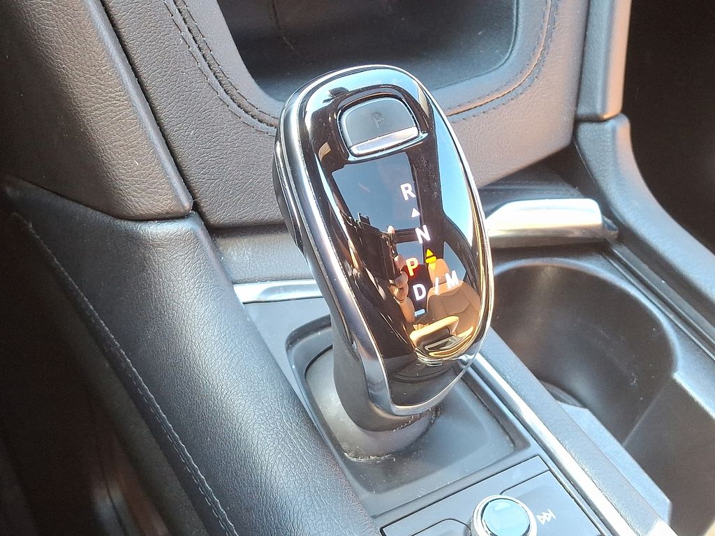 Thumbnail: 2025 Cadillac XT5 - 16