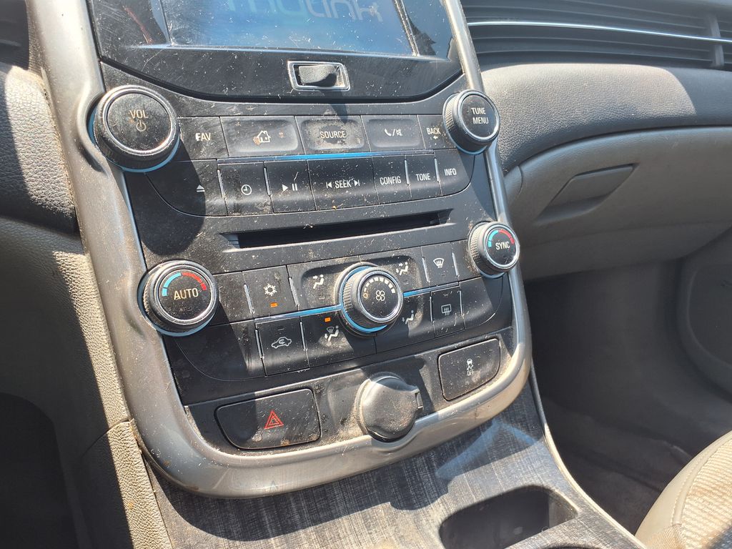 Used 2014 Gold Chevrolet LT image 20