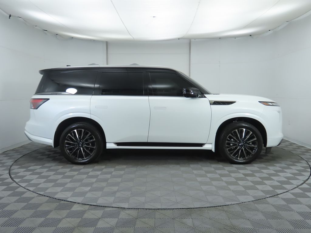 Thumbnail: 2025 INFINITI QX80 - 4