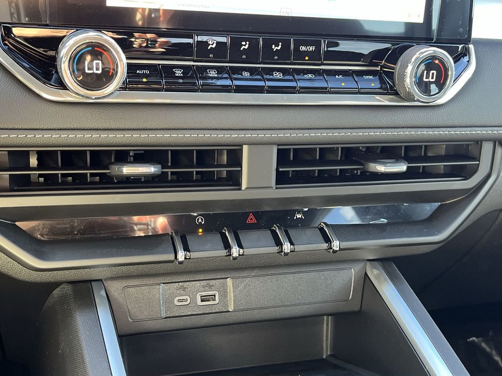 2024 Chevrolet Colorado LT photo