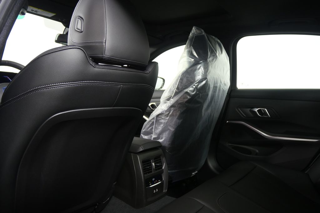 Thumbnail: 2026 BMW 3 Series - 17