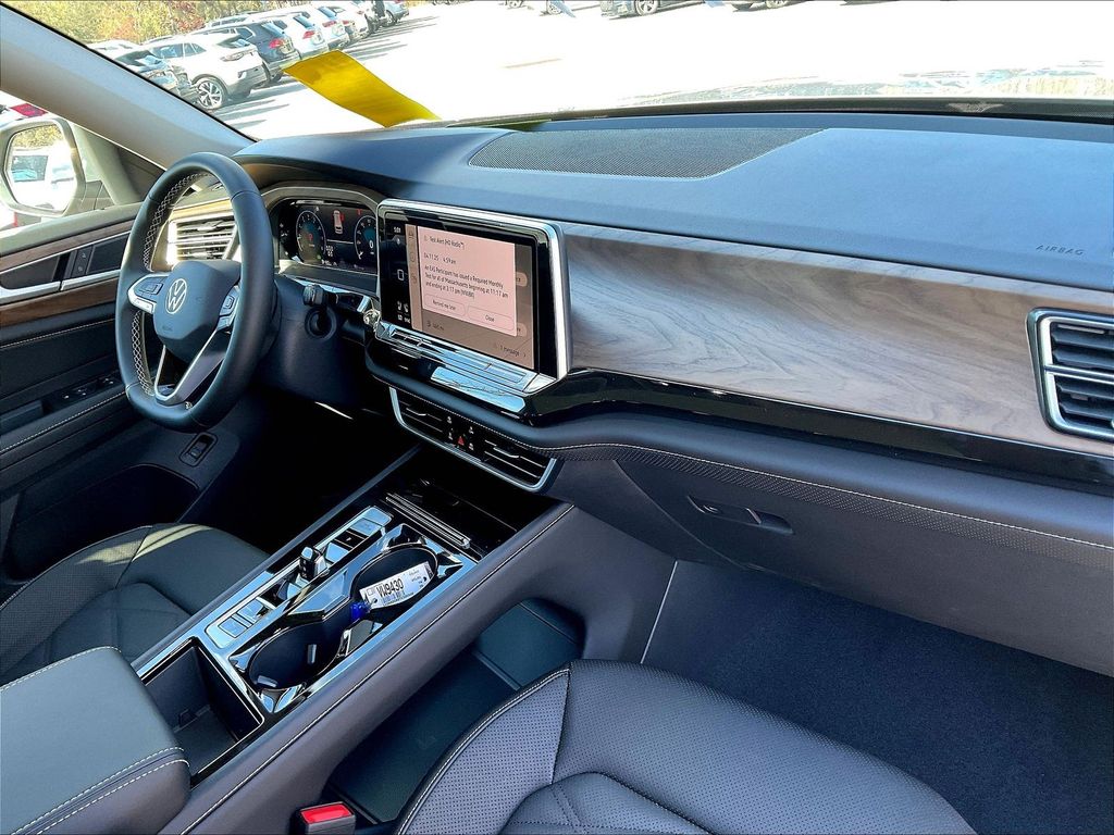 2026 Volkswagen Atlas — photo 10