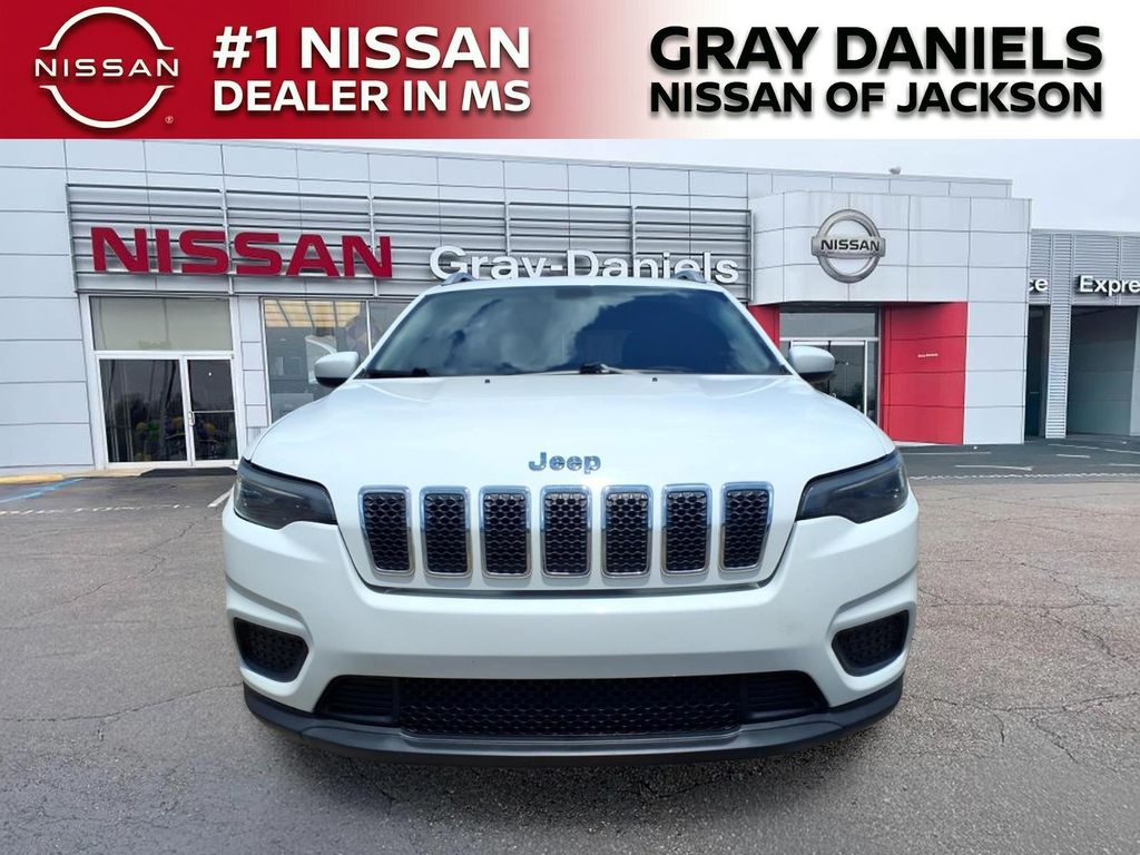 Used 2020 Jeep Cherokee Latitude with VIN 1C4PJLCB1LD556664 for sale in Jackson, MS