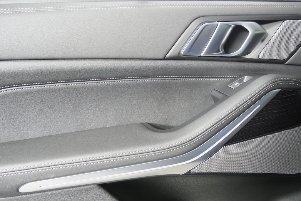 Thumbnail: 2026 BMW X5 - 14