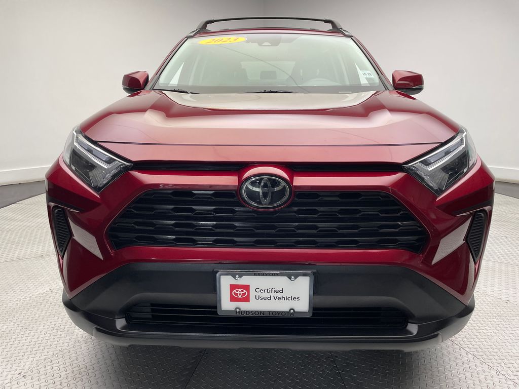 2023 Toyota RAV4 XLE 2