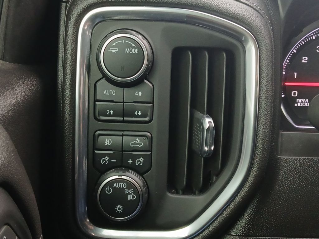 Used Car 2021 Chevrolet Silverado 1500  Lt Trail Boss For Sale Under $40,000 In Austin, Texas
