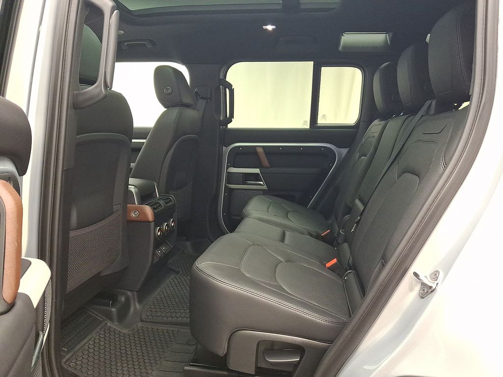 Thumbnail: 2024 Land Rover Defender - 9