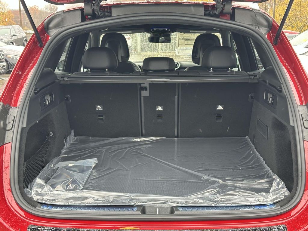 2025 Mercedes-Benz GLC 300 20