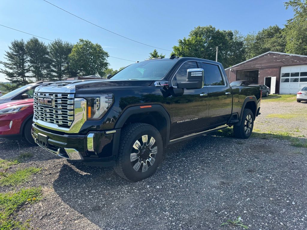 2025 GMC Sierra 2500HD Denali Crew Cab 4WD