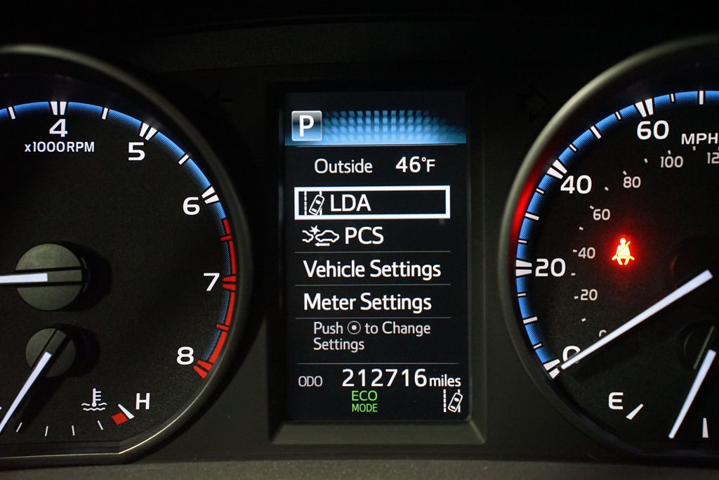 Thumbnail: 2017 Toyota RAV4 - 16