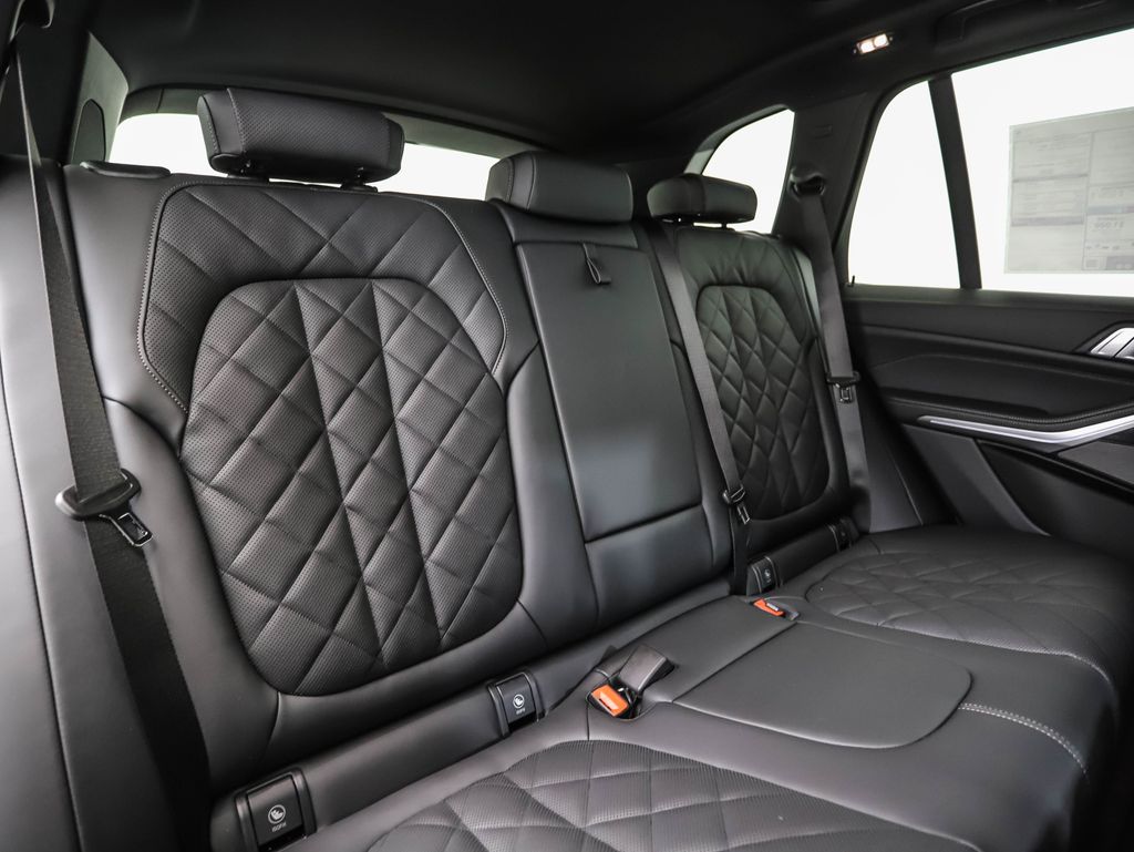 Thumbnail: 2026 BMW X5 - 29