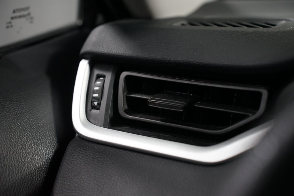 Thumbnail: 2025 Toyota RAV4 - 25