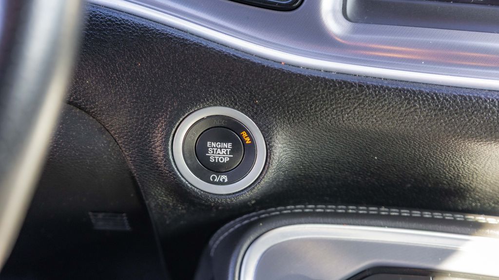 Used 2019 Dodge Challenger SXT 2D Coupe