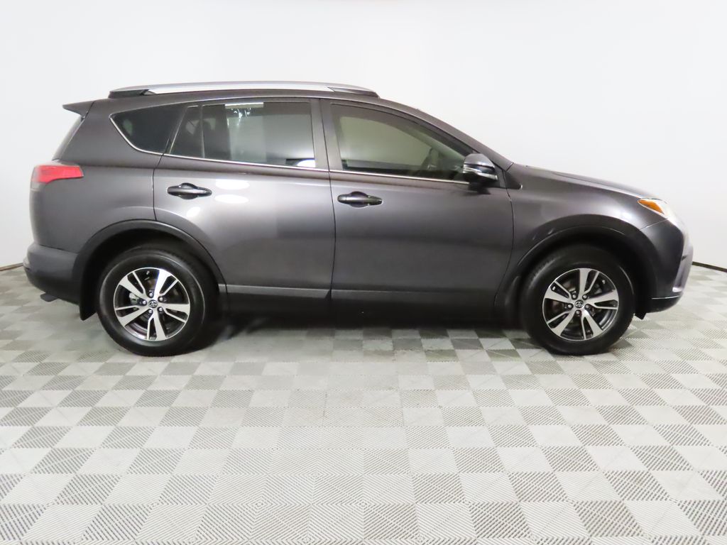 Thumbnail: 2018 Toyota RAV4 - 6