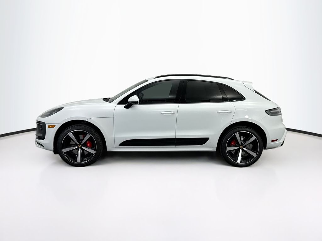 Thumbnail: 2024 Porsche Macan - 2