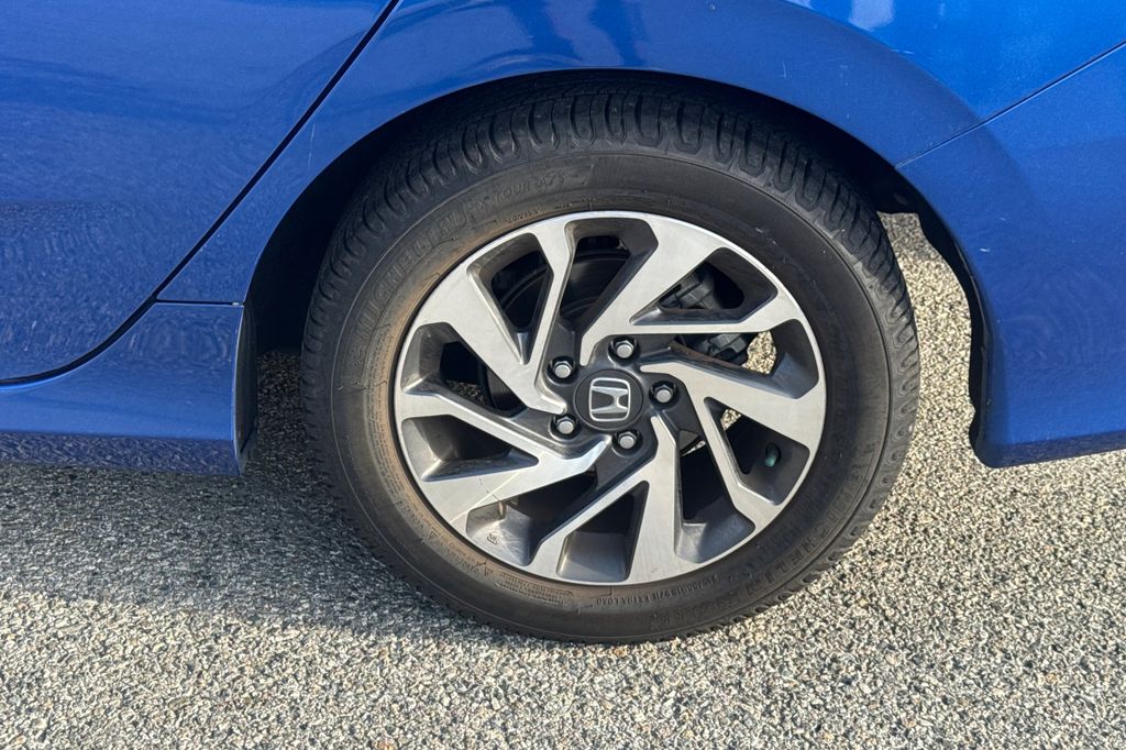 Used 2018 Blue Honda EX image 5