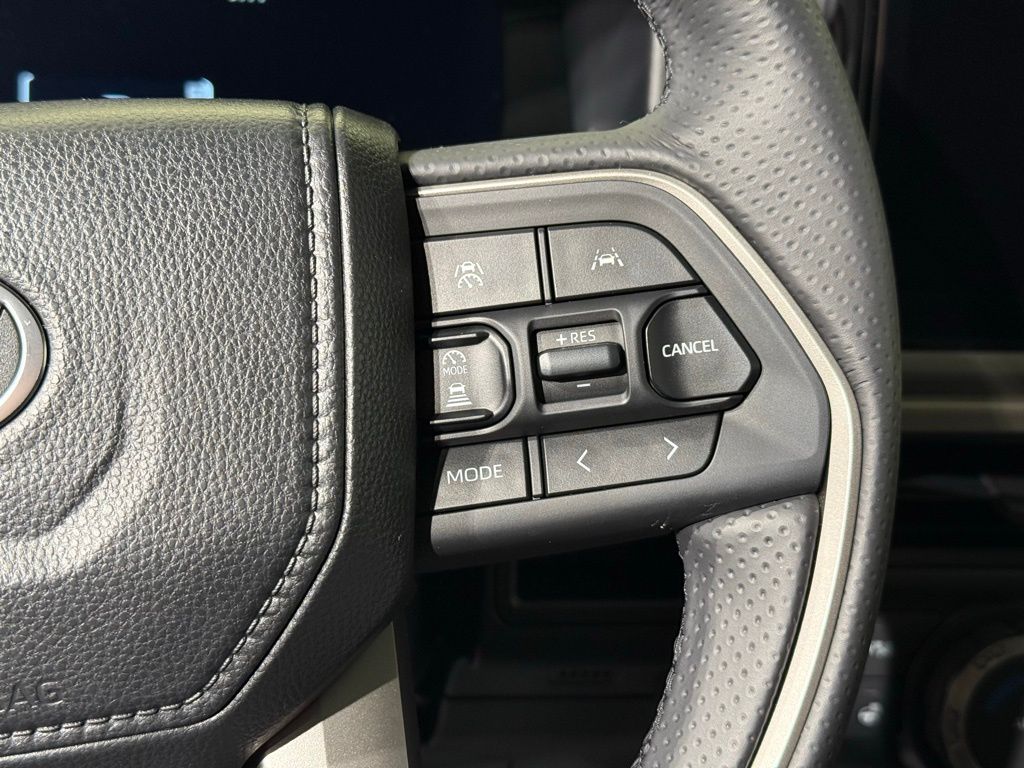 Thumbnail: 2025 Toyota 4Runner - 25