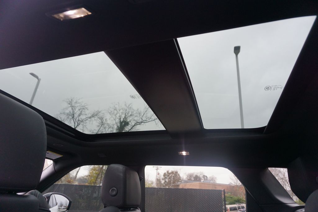 Thumbnail: 2023 Land Rover Range Rover Evoque - 16