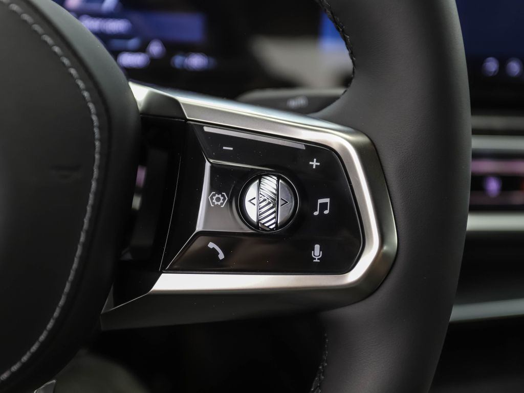 Thumbnail: 2025 BMW i7 - 13