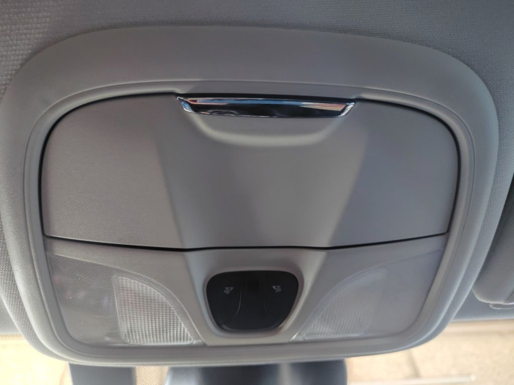 Used Car 2021 Jeep Cherokee  Altitude For Sale Under $25,000 In Austin, Texas