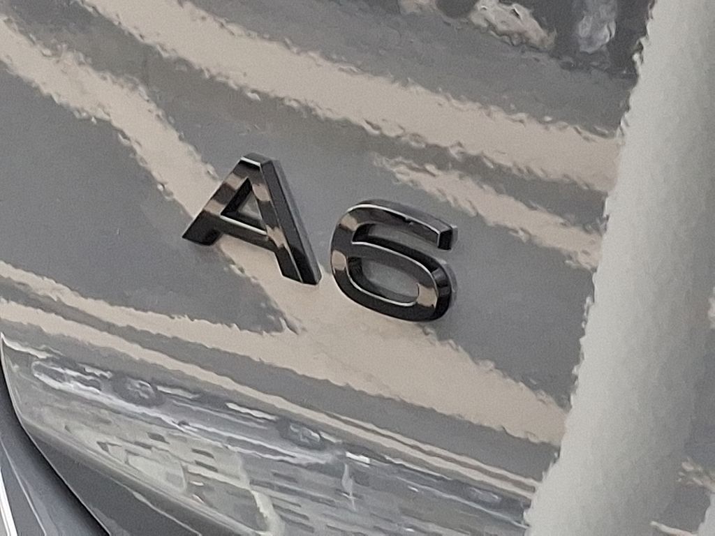 Thumbnail: 2025 Audi e-tron S - 27