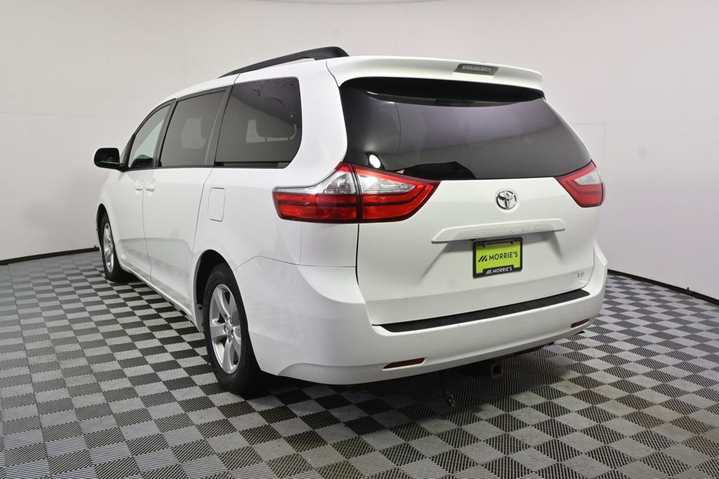 Used 2016  Toyota LE image 4