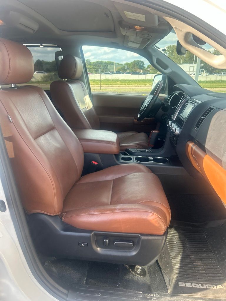 Used 2018 White Toyota Platinum image 14