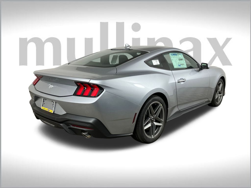 2025 Ford Mustang EcoBoost photo 3