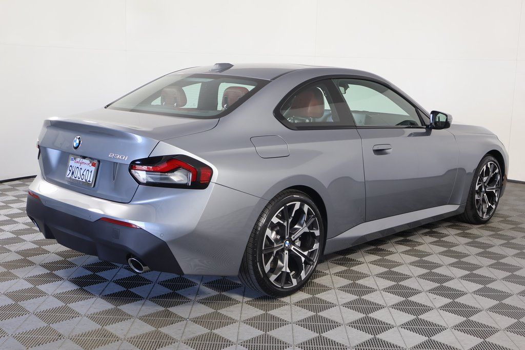 Thumbnail: 2025 BMW 2 Series - 4