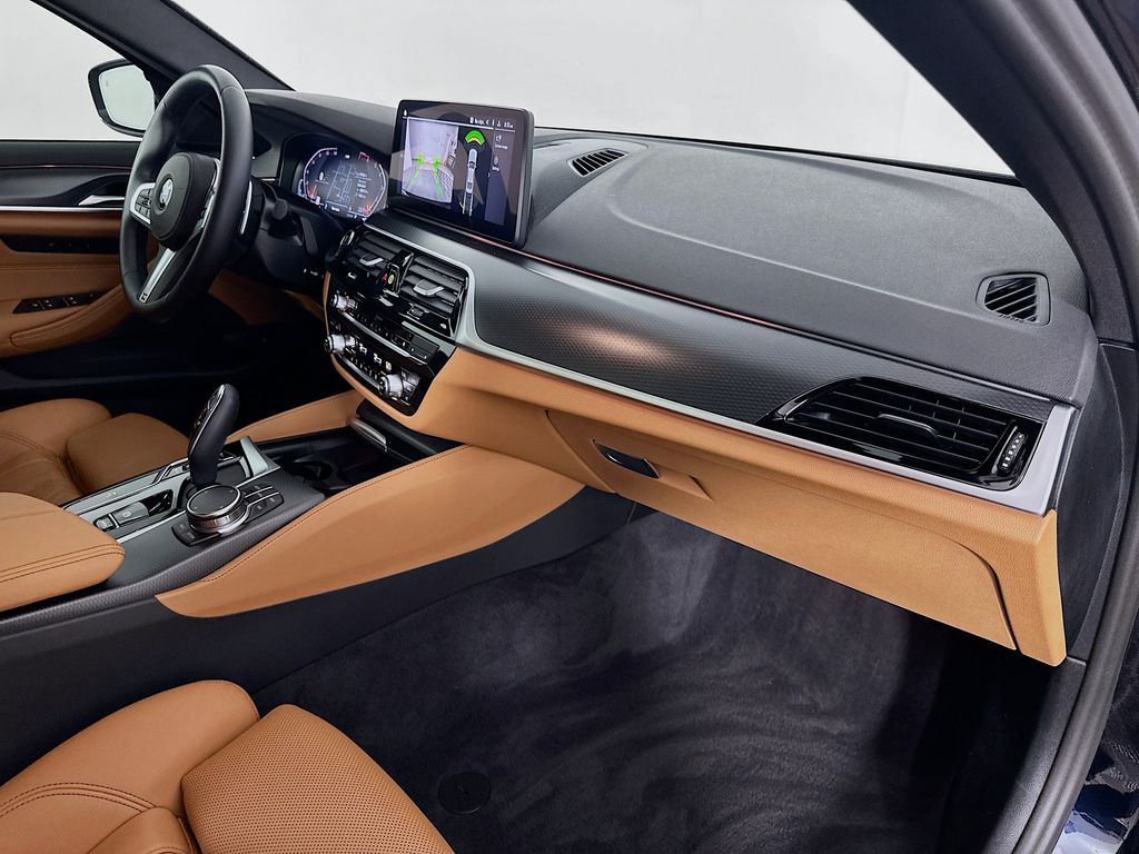 Thumbnail: 2023 BMW 5 Series - 30