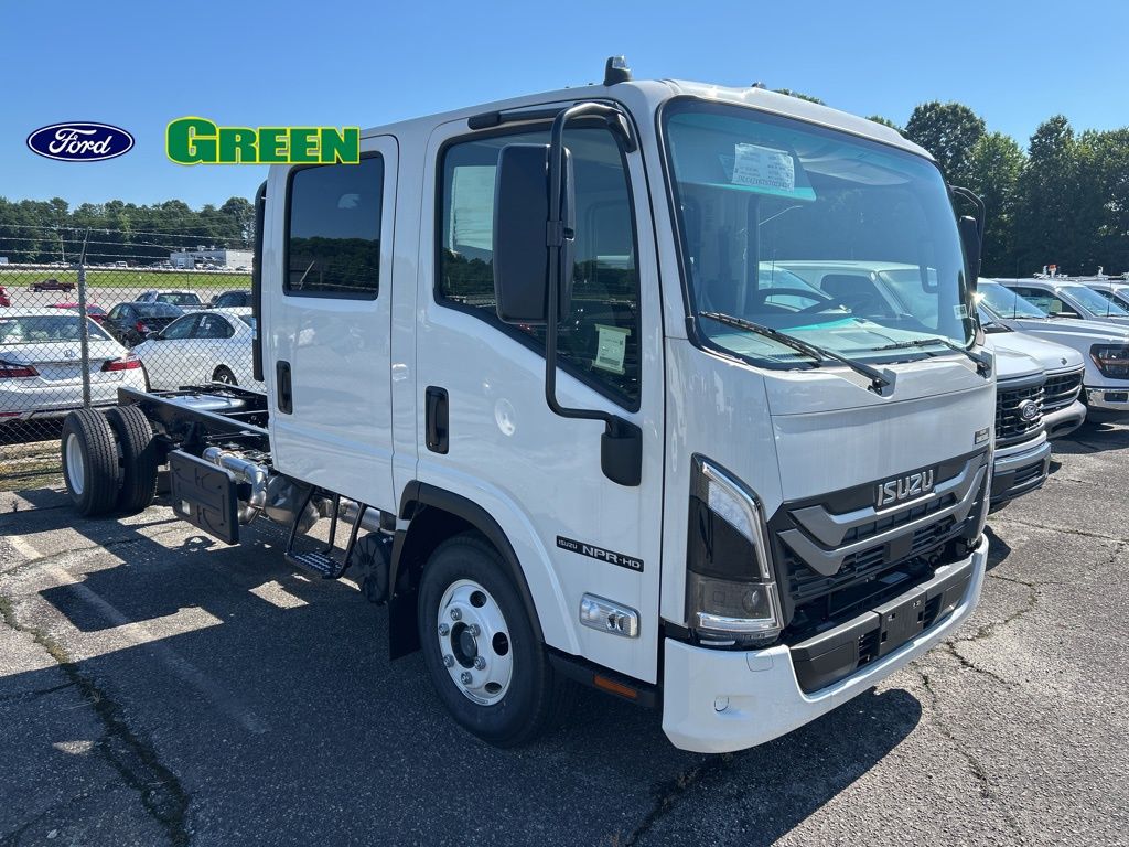 2025 Isuzu NPR