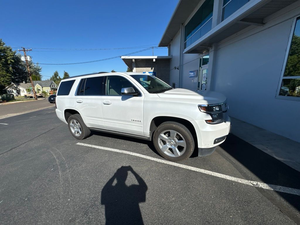 White (Iridescent Pearl Tricoat) 2019 Chevrolet Tahoe SUV / Crossover Four-Wheel Drive 6-Speed Automatic Overdrive