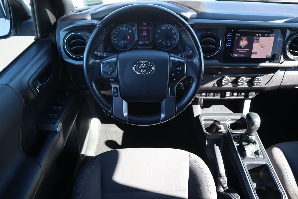 Thumbnail: 2019 Toyota Tacoma - 10