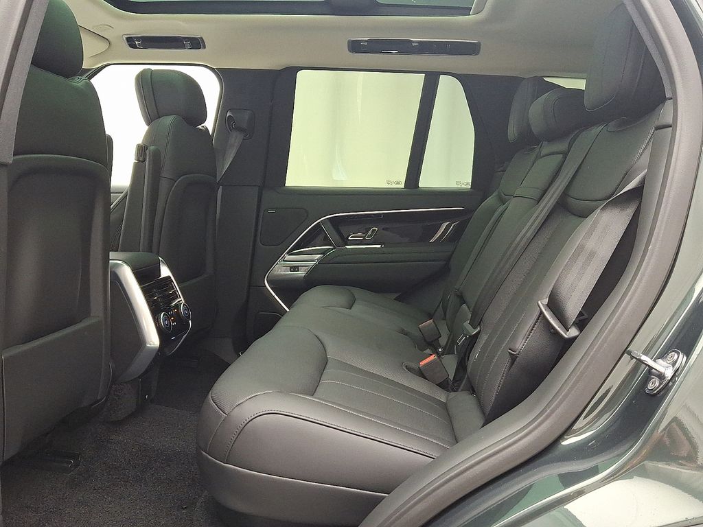 Thumbnail: 2025 Land Rover Range Rover - 6