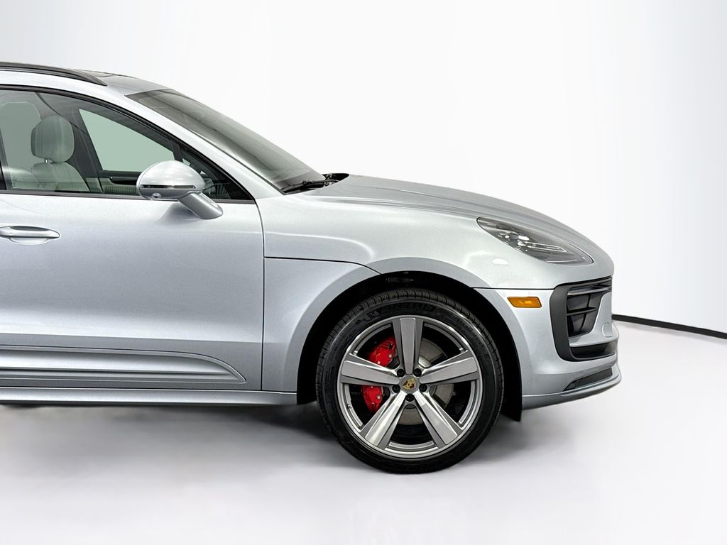 Thumbnail: 2026 Porsche Macan - 11