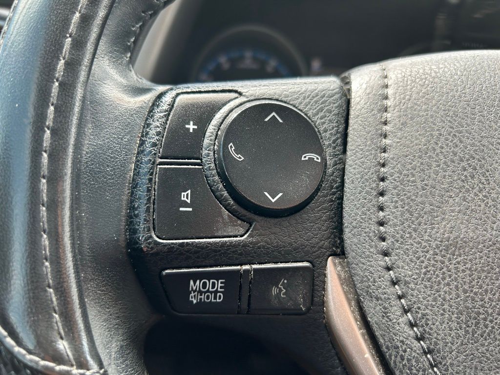 Thumbnail: 2018 Toyota RAV4 - 18