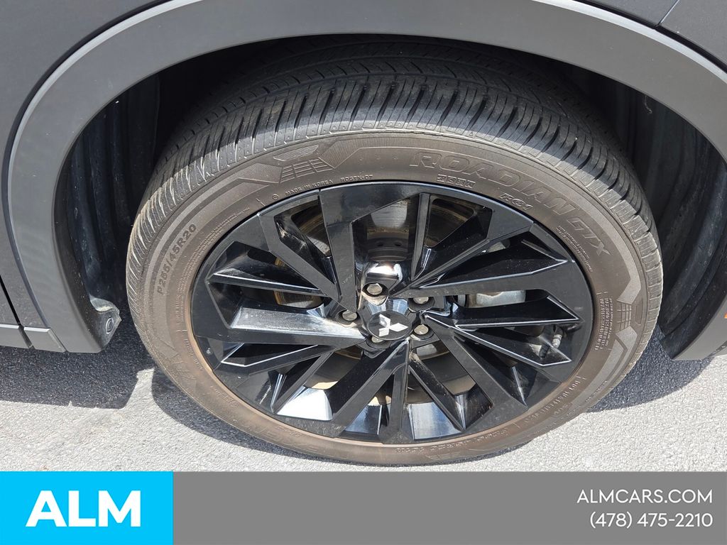 Used 2024  Mitsubishi SEL image 17